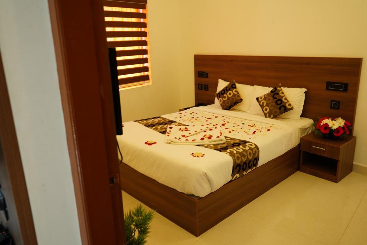 The Patio Thekkady Hotel Exterior photo