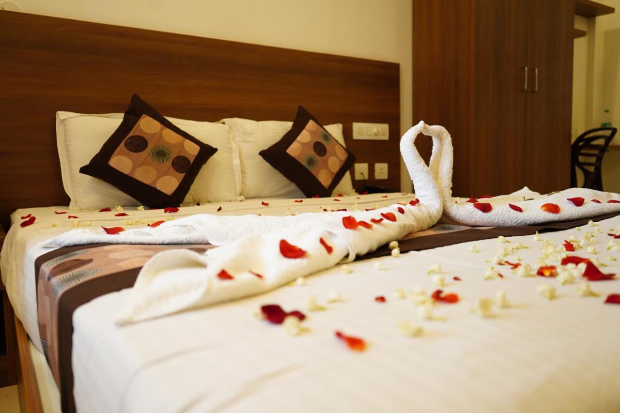 The Patio Thekkady Hotel Exterior photo